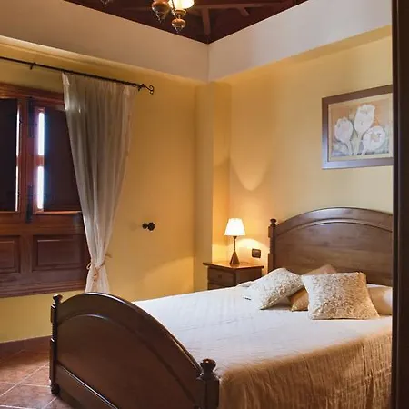 בית נופש Rural House With Natural Cave