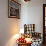 Rural House With Natural Cave 이코드레로스비노스